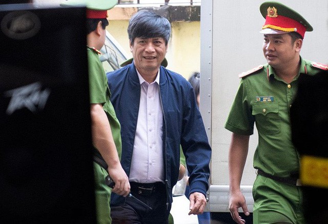  Cựu tướng Nguyễn Thanh Hóa phản cung, trả lời lẫn lộn nhiều câu hỏi  - Ảnh 2.