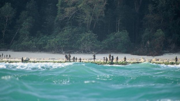 Sự thật bộ tộc bí ẩn thấy người lạ là giết trên hòn đảo cấm ở Ấn Độ - Ảnh 5.