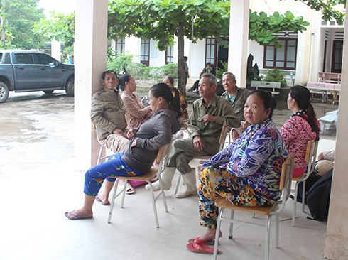 Bão số 9: Dấu hiệu bất thường” ở đảo Phú Quý, hàng nghìn người dân Nha Trang rời làng - Ảnh 3.