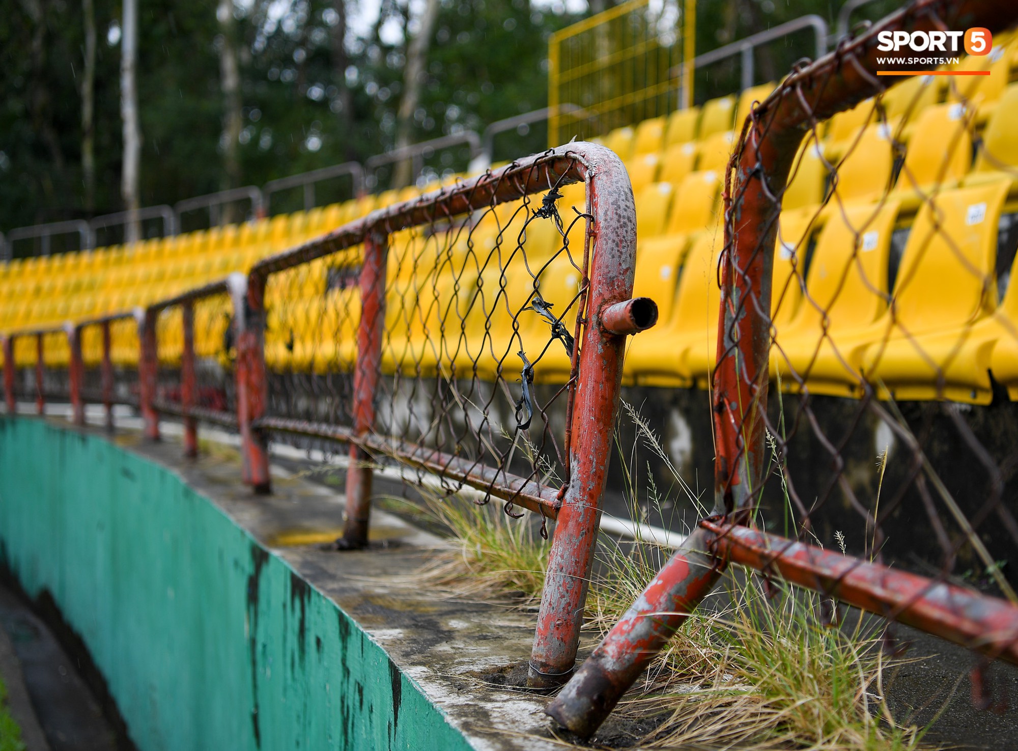 philippines - việt nam - Sân thi đấu trận Philippines – Việt Nam: Tệ nhất AFF Cup 2018, khiến nhiều người rùng mình vì vẻ hoang tàn, u ám - photo philippines - việt nam - photo 10 1543472910189223542195 - Sân thi đấu trận Philippines – Việt Nam: Tệ nhất AFF Cup 2018, khiến nhiều người rùng mình vì vẻ hoang tàn, u ám