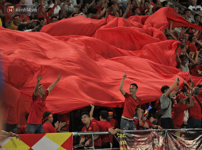 aff cup 2018 - Đây mới là lý do khiến cầu thủ Lào chạnh lòng sau trận thua Việt Nam ở AFF Cup 2018 - photo aff cup 2018 - photo 2 1541735881720969454907 - Đây mới là lý do khiến cầu thủ Lào chạnh lòng sau trận thua Việt Nam ở AFF Cup 2018
