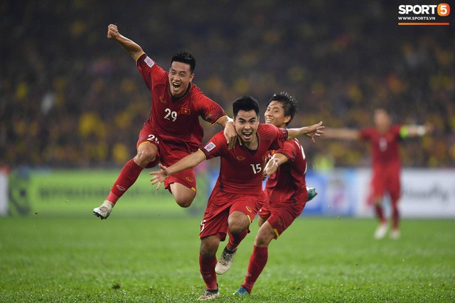  Câu hỏi được nhiều người quan tâm lúc này: ĐT Việt Nam sẽ vô địch với tỷ số nào ở trận lượt về? Có tính luật bàn thắng sân khách hay không?  - Ảnh 1.