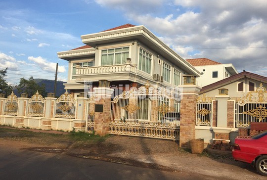 Phong tỏa nhiều tài sản liên quan đến ông Trần Bắc Hà tại quê nhà - Ảnh 4. Phong tỏa nhiều tài sản liên quan đến ông Trần Bắc Hà tại quê nhà - Ảnh 4.