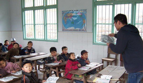 Trung Quốc: Trường học cao cấp chỉ tuyển tiến sĩ dạy tiểu học - Ảnh 3.