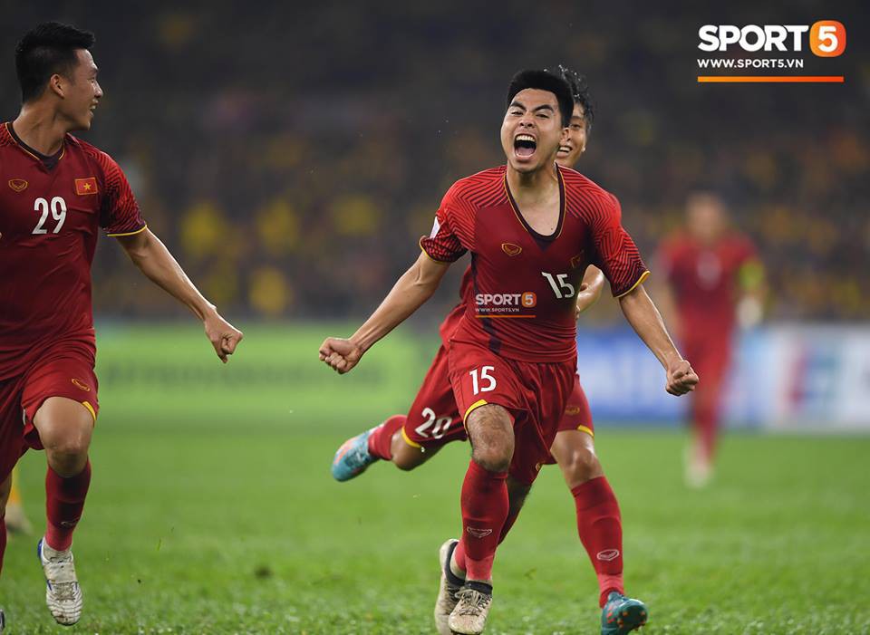 aff cup 2018 - Trận Malaysia – Việt Nam đạt rating cao kỷ lục sau 8 năm, tạo cơn sốt hiếm có trong lịch sử truyền hình Hàn Quốc - photo aff cup 2018 - photo 1 15446683614771694063577 - Trận Malaysia – Việt Nam đạt rating cao kỷ lục sau 8 năm, tạo cơn sốt hiếm có trong lịch sử truyền hình Hàn Quốc