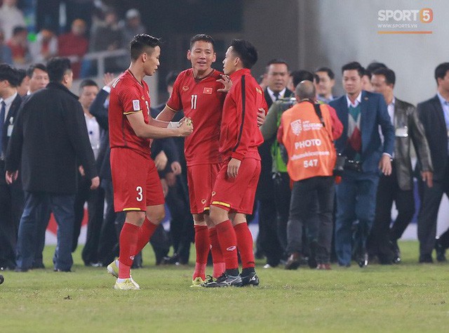 HLV Park Hang-seo chọn Hải Quế và Văn Quyết thay nhau mang băng đội trưởng ở AFF Cup 2018 vì lý do này! - Ảnh 2.