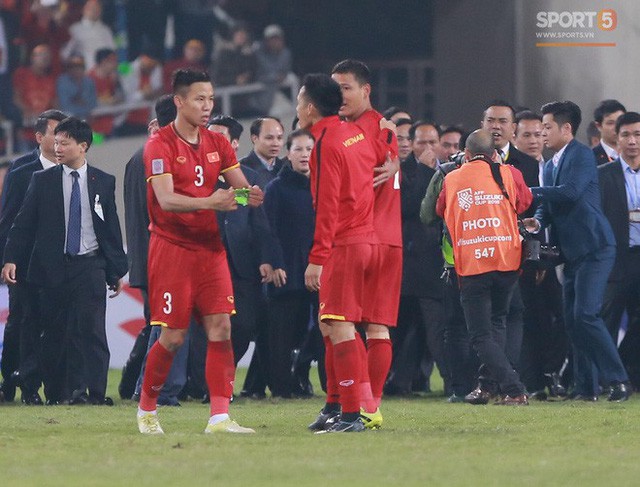HLV Park Hang-seo chọn Hải Quế và Văn Quyết thay nhau mang băng đội trưởng ở AFF Cup 2018 vì lý do này! - Ảnh 1.