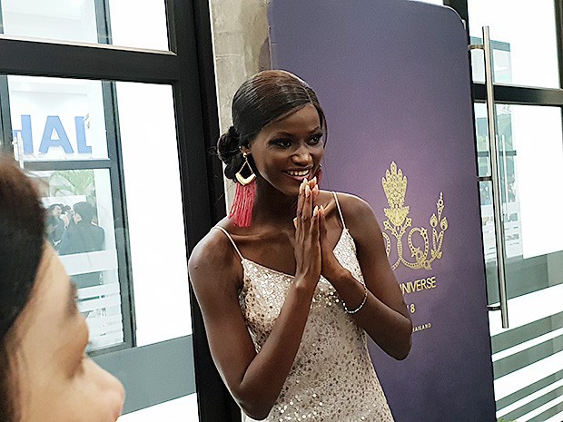 Sau ánh hào quang Miss Universe 2018 là câu chuyện đầy nghị lực của một thí sinh hụt đến từ Châu Phi - Ảnh 3. Sau ánh hào quang Miss Universe 2018 là câu chuyện đầy nghị lực của một thí sinh hụt đến từ Châu Phi - Ảnh 3.