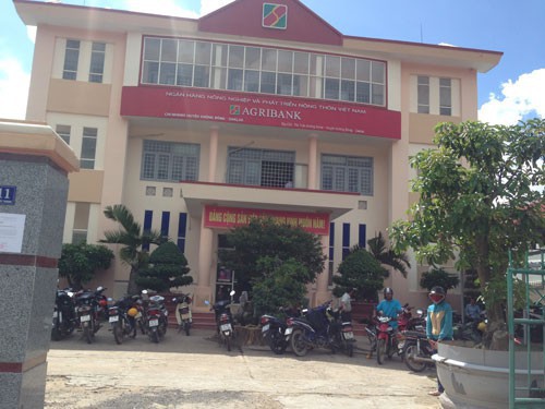 Một nhân viên ngân hàng chiếm đoạt số tiền khủng, hơn 114 tỉ đồng - Ảnh 1. Một nhân viên ngân hàng chiếm đoạt số tiền khủng, hơn 114 tỉ đồng - Ảnh 1.