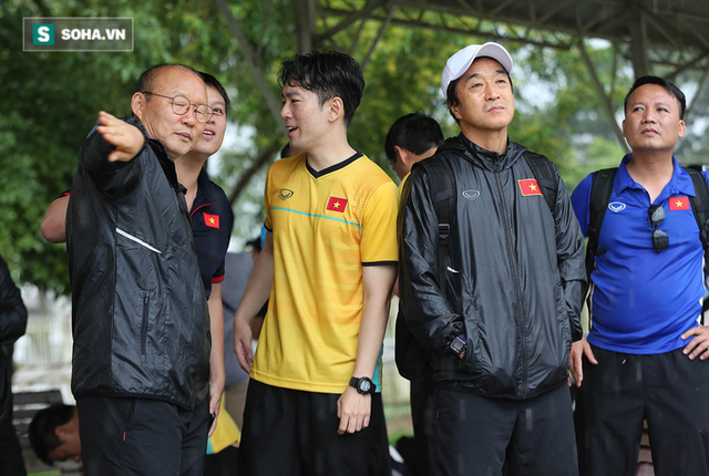 Cánh tay phải Lee Young-jin chia sẻ điều giúp thầy Park vượt qua các trận kịch chiến - Ảnh 3.