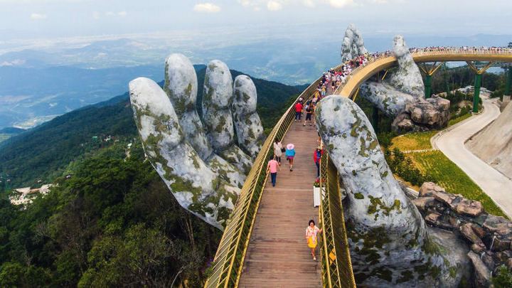 Chiêm ngưỡng loạt ảnh du lịch đẹp nhất thế giới năm 2018, Cầu Vàng tại Đà  Nẵng cũng góp mặt