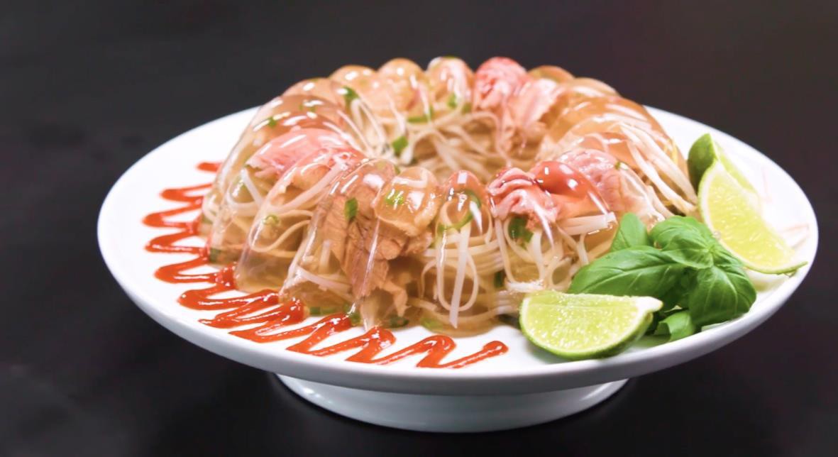 phở việt - Điểm danh những lần món phở Việt “bị” người nước ngoài “hô biến” đến không nhận ra - photo phở việt - photo 6 15454646509441772244868 - Điểm danh những lần món phở Việt “bị” người nước ngoài “hô biến” đến không nhận ra