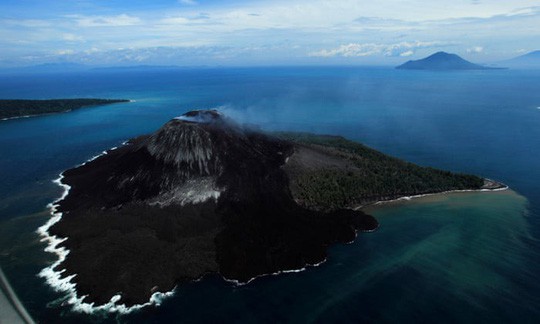 Sóng thần núi lửa tấn công Indondesia, 185 người thương vong - Ảnh 1.