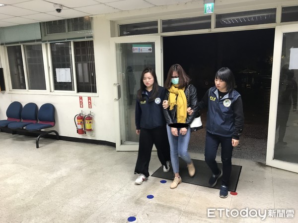  Cảnh sát Đài Loan mai phục bắt người, triệt phá 1 đường dây người Việt lừa đảo người Việt - Ảnh 2.