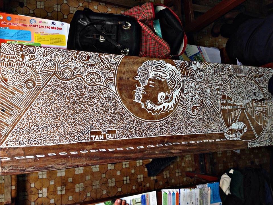 Rảnh tay vẽ giết thời gian, học sinh đã tạo nên siêu phẩm trên bàn tuyệt đỉnh thế này đây Rảnh Tay Vẽ Giết Thời Gian, Học Sinh Đã Tạo Nên Siêu Phẩm Trên Bàn Tuyệt Đỉnh Thế Này Đây