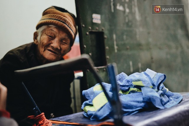 Ghé thăm cụ bà lưng còng trong bức ảnh gục đầu bên gánh hàng rong giữa ngã tư Hà Nội khiến nhiều người xót xa  - Ảnh 14.