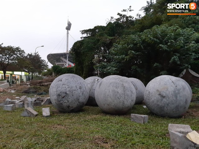  Đã tìm ra vị trí bí ẩn của 40 quả cầu đá sau khi bị di dời khỏi sân Mỹ Đình  - Ảnh 2.