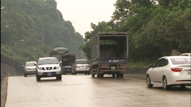  Cận cảnh con đường kết nối hai thành phố lớn nhất Quảng Ninh sau khi được cải tạo - Ảnh 1.