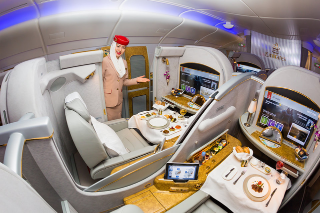 Chuyện nghề giờ mới kể của tiếp viên hãng hàng không Emirates sang chảnh bậc nhất Dubai  - Ảnh 2.