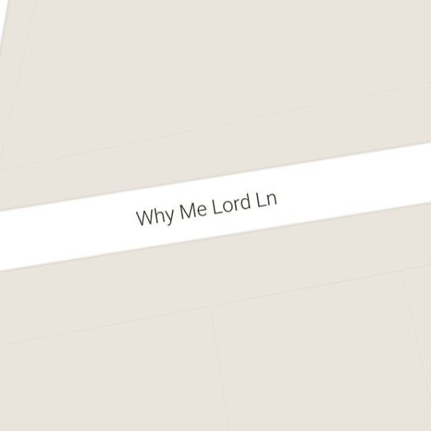 Tìm kiếm những địa danh buồn bã nhất thế giới qua Google Maps rồi in sách bán, anh chàng kiếm bộn tiền - Ảnh 1.