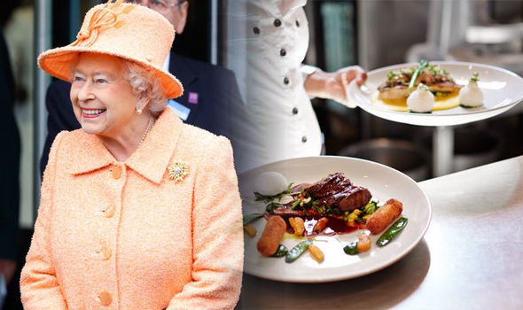 Đầu bếp Hoàng gia Anh tiết lộ chế độ ăn của Nữ hoàng Elizabeth để có cơ thể khỏe mạnh - Ảnh 6.