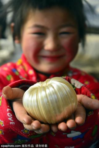 Phong tục lạ ngày 23 tháng Chạp tại Trung Quốc: ăn kẹo kéo để dính miệng, mong ông Công ông Táo không báo tội lên Ngọc Hoàng - Ảnh 1.