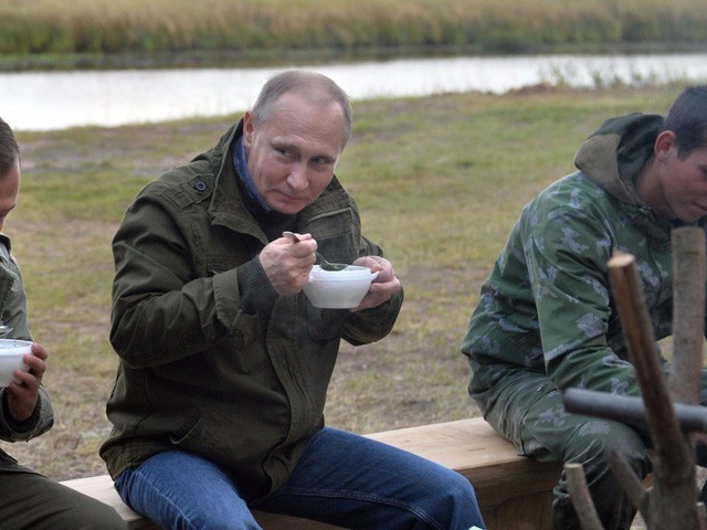 Bận rộn với công việc nhưng tổng thống Putin vẫn dành 2 giờ mỗi ngày cho hoạt động này để giữ sức khỏe và duy trì thể hình đáng ngưỡng mộ  - Ảnh 2.