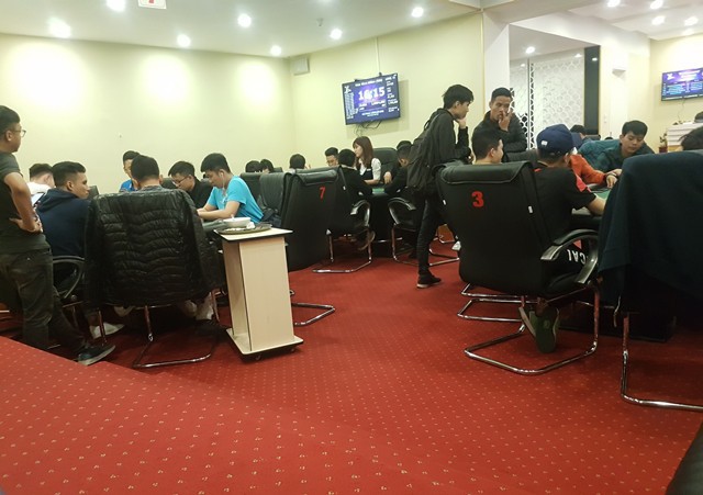 Có dấu hiệu đánh bạc tại các CLB Poker ở Hà Nội - Ảnh 3.