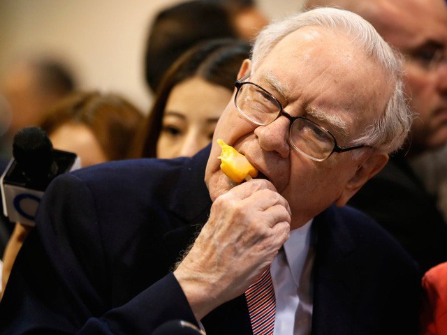 Khi nói đến làm giàu, Buffett là một chuyên gia và đây là 9 lời khuyên ông đưa ra để bạn có thể sở hữu khối tài sản “kếch xù”  - Ảnh 3.