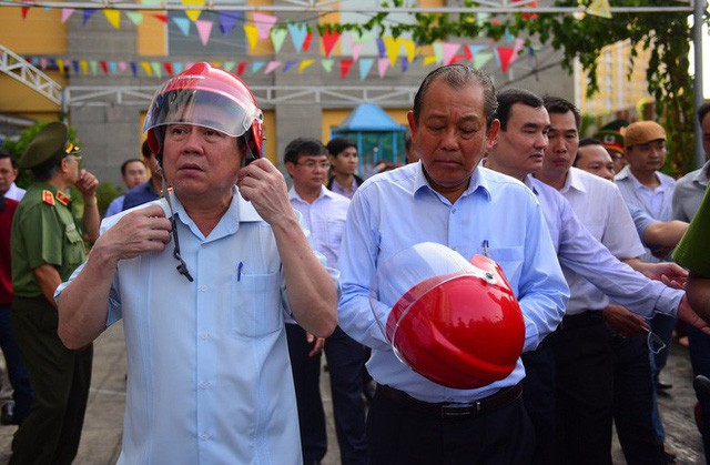  Vụ cháy làm 13 người chết: Chủ đầu tư hỗ trợ 100 triệu mỗi trường hợp tử vong, sửa chữa chung cư trong 30 ngày  - Ảnh 1.