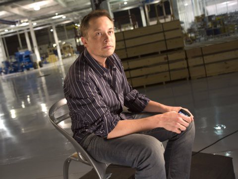 Hành trình kiếm tiền hơn 30 năm của Elon Musk: 12 tuổi tự học lập trình, không ngại lao động chân tay, build PC phục vụ sinh viên khác - Ảnh 2.