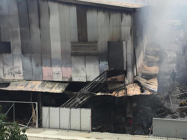  Hiện trường tan hoang vụ cháy chợ Quang ở Hà Nội  - Ảnh 15.