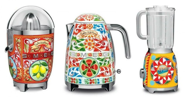Hãng thời trang đình đám Dolce & Gabbana ra mắt bộ đồ nhà bếp khiến các bà nội trợ sành điệu phát cuồng trong dịp 8/3 - Ảnh 1. Hãng thời trang đình đám Dolce & Gabbana ra mắt bộ đồ nhà bếp khiến các bà nội trợ sành điệu phát cuồng trong dịp 8/3 - Ảnh 1.