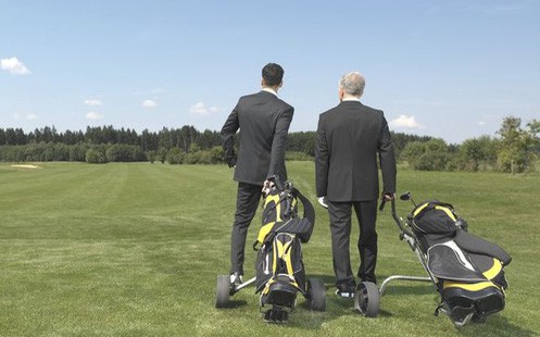 Đây là cách những thương vụ bạc tỷ được thảo luận và quyết định trên sân golf