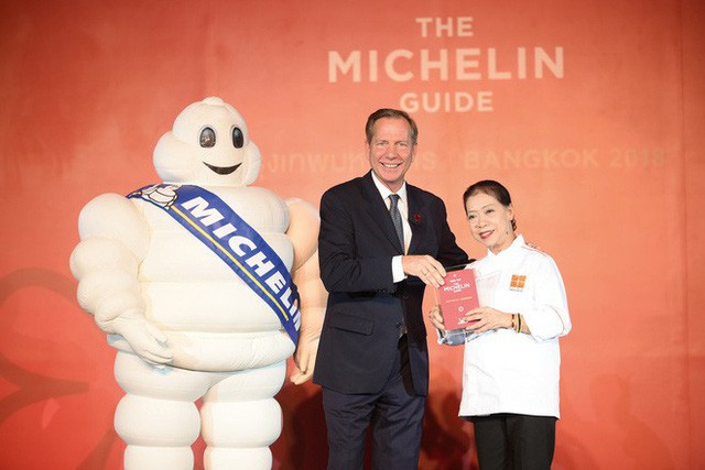  Quán ăn vỉa hè giá cao như nhà hàng đạt được ngôi sao Michelin danh giá ở Thái Lan, mỗi ngày chỉ phục vụ đúng 50 khách  - Ảnh 2.