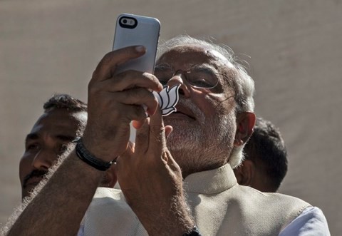  Chùm ảnh: Khi các lãnh đạo thế giới cũng selfie - Ảnh 6.