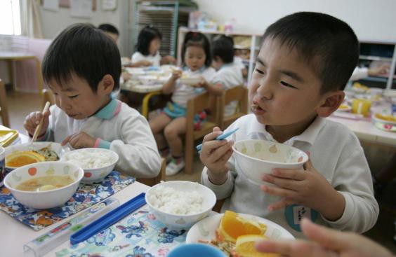 Đây là mô hình tổ chức ăn trưa tại trường mà nước nào cũng cần học tập người Nhật - Ảnh 9. Đây là mô hình tổ chức ăn trưa tại trường mà nước nào cũng cần học tập người Nhật - Ảnh 9.
