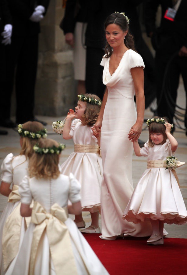 Sắp tổ chức hôn lễ, Meghan Markle chắc chắn phải nhớ 10 nguyên tắc trang phục này trong đám cưới Hoàng gia  - Ảnh 1.