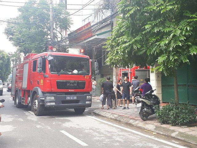  Cháy khách sạn ở Hà Nội, khách nước ngoài chạy tán loạn  - Ảnh 11.