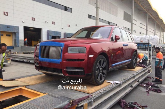  Siêu xe Rolls-Royce Cullinan đầu tiên đã thuộc về đại gia Ả Rập trước khi chính thức ra mắt toàn thế giới  - Ảnh 1.