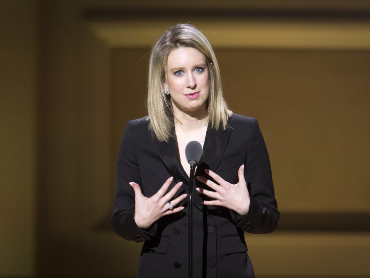 Elizabeth Holmes: Cuộc đời nữ tỷ phú từ trẻ nhất thế giới đến trắng tay  - Ảnh 3.