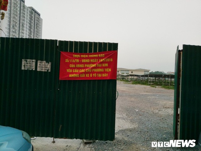  Ảnh: Giải tỏa bãi đỗ xe ở Hà Nội, dân đành để xe trên bãi rác  - Ảnh 5.