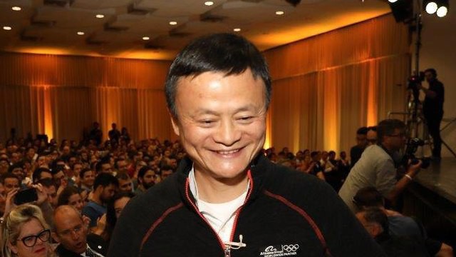 Jack Ma: Người thông minh rời bỏ công ty, còn những người tin tưởng vào tầm nhìn tương lai sẽ ở lại - Ảnh 2. Jack Ma: Người thông minh rời bỏ công ty, còn những người tin tưởng vào tầm nhìn tương lai sẽ ở lại - Ảnh 2.