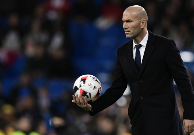 Zidane dứt áo ra đi khi đang trên đỉnh vinh quang: Kẻ thức thời mới là trang tuấn kiệt! - Ảnh 3. Zidane dứt áo ra đi khi đang trên đỉnh vinh quang: Kẻ thức thời mới là trang tuấn kiệt! - Ảnh 3.