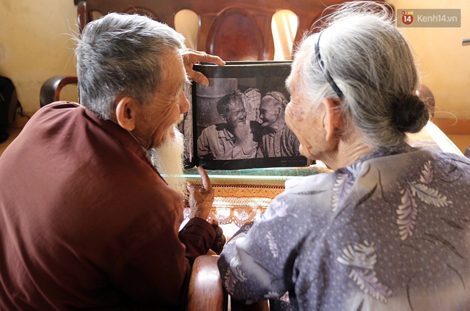 Nhiếp ảnh gia người Pháp chụp bộ ảnh đôi vợ chồng 94 tuổi và phía ...