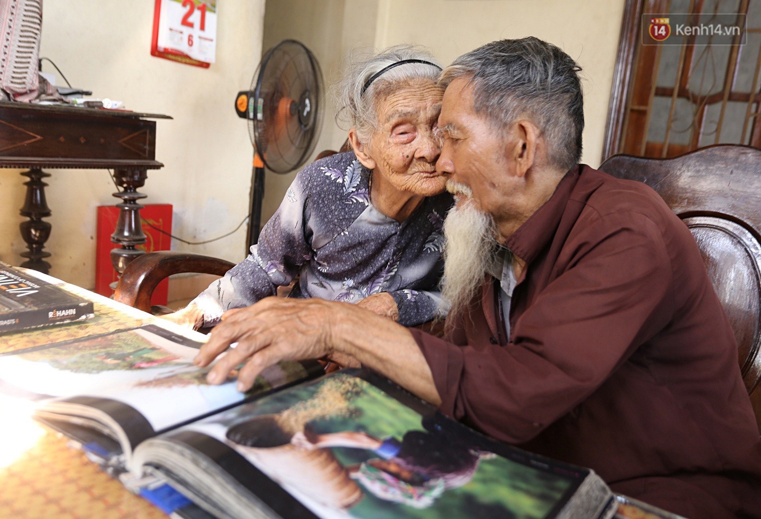 Nhiếp ảnh gia người Pháp chụp bộ ảnh đôi vợ chồng 94 tuổi và phía ...