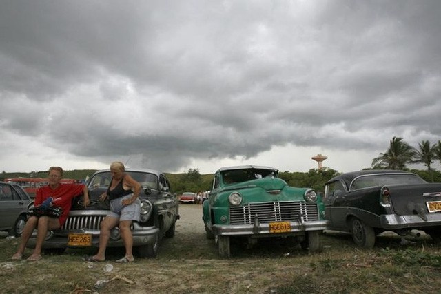 Ảnh: Vẻ đẹp hớp hồn của các xe ô tô cổ trên các góc phố nẻo đường Cuba - Ảnh 13.