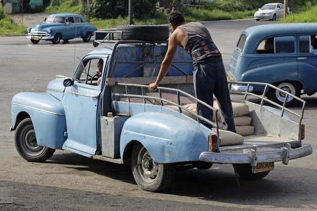 Ảnh: Vẻ đẹp hớp hồn của các xe ô tô cổ trên các góc phố nẻo đường Cuba - Ảnh 17.