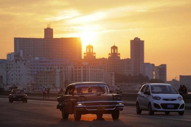 Ảnh: Vẻ đẹp hớp hồn của các xe ô tô cổ trên các góc phố nẻo đường Cuba - Ảnh 19.