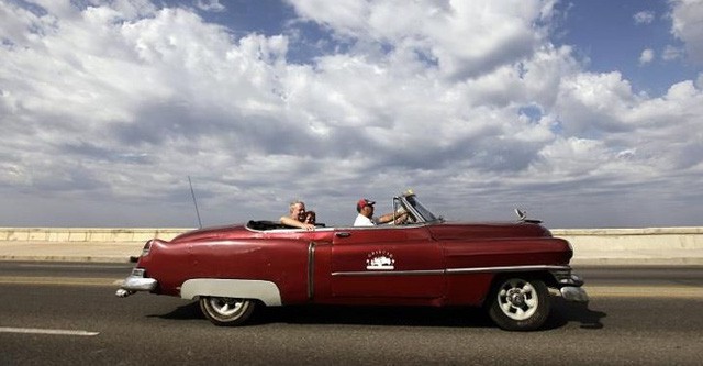 Ảnh: Vẻ đẹp hớp hồn của các xe ô tô cổ trên các góc phố nẻo đường Cuba - Ảnh 10.